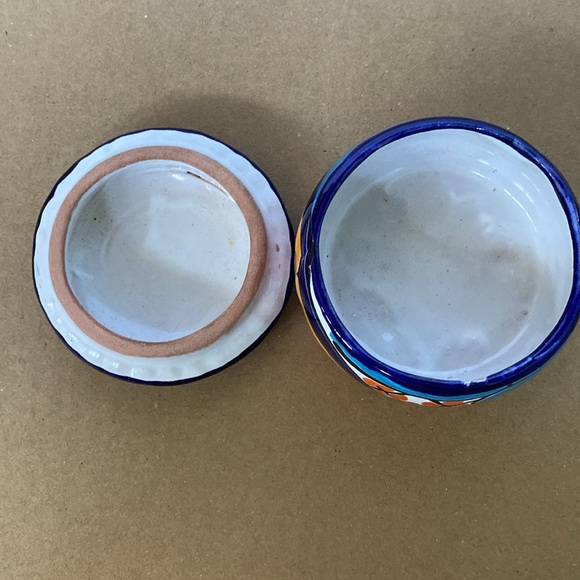 Ceramic Made in Mexico Souvenir hand painted trinket bowl container with lid - Picture 4 of 11